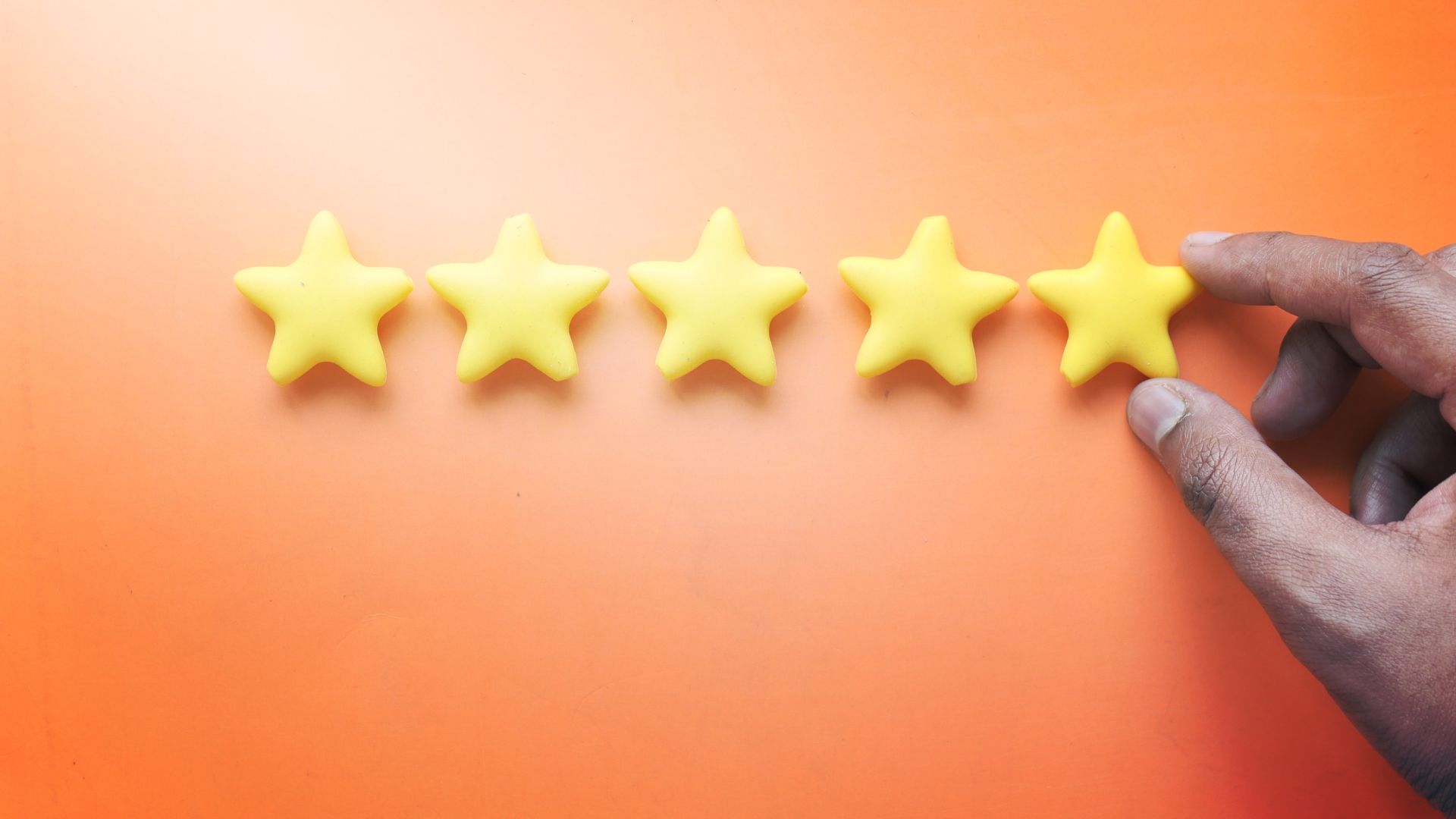 Monitoramento de avaliações: como saber quem está falando da sua empresa