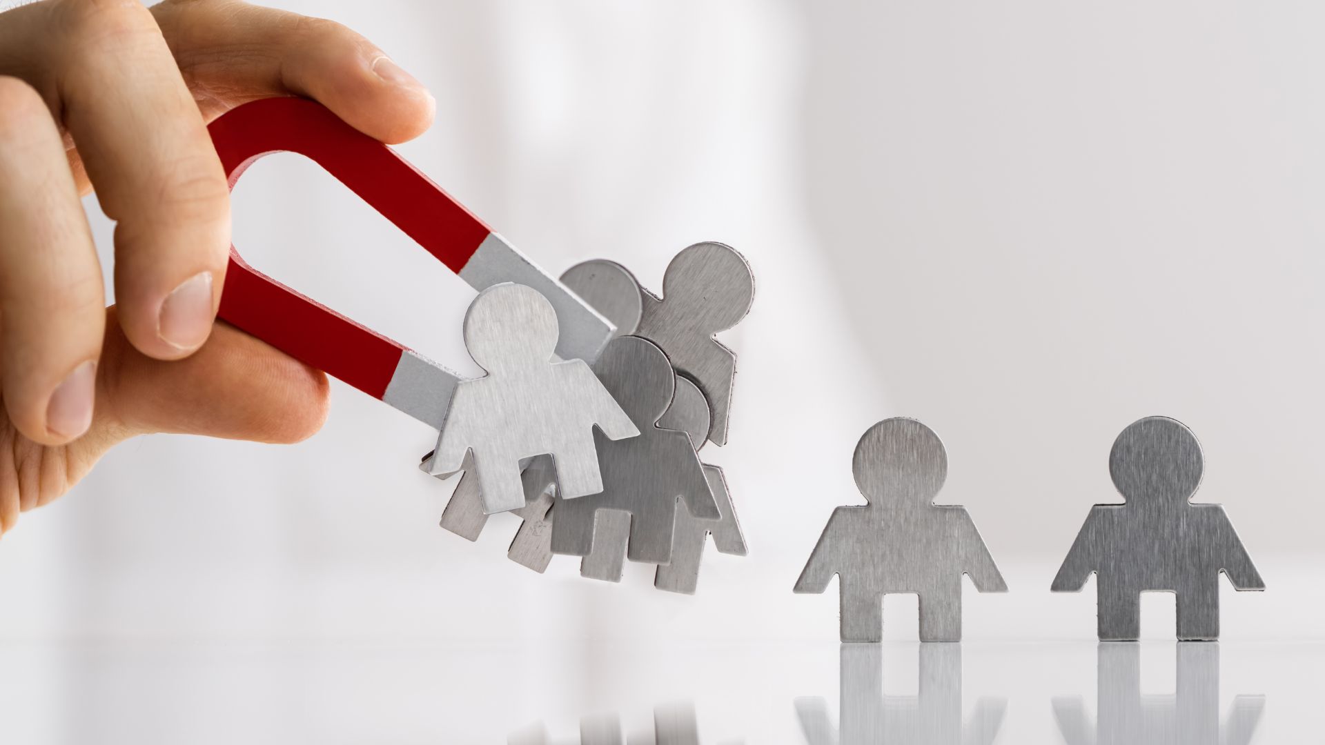 Descubra como avaliações moldam decisões de compra e aprenda a utilizá-las para fortalecer sua estratégia de marketing.